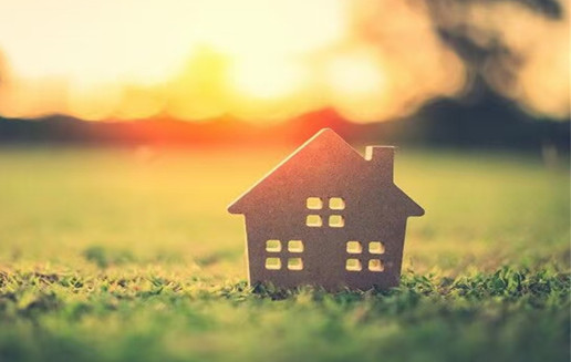 孩子沉迷手机成绩下降，父母该如何应对？